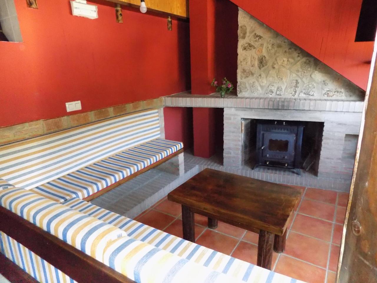 Fuente Del Gamellon Guest House Buenache de la Sierra Exterior foto